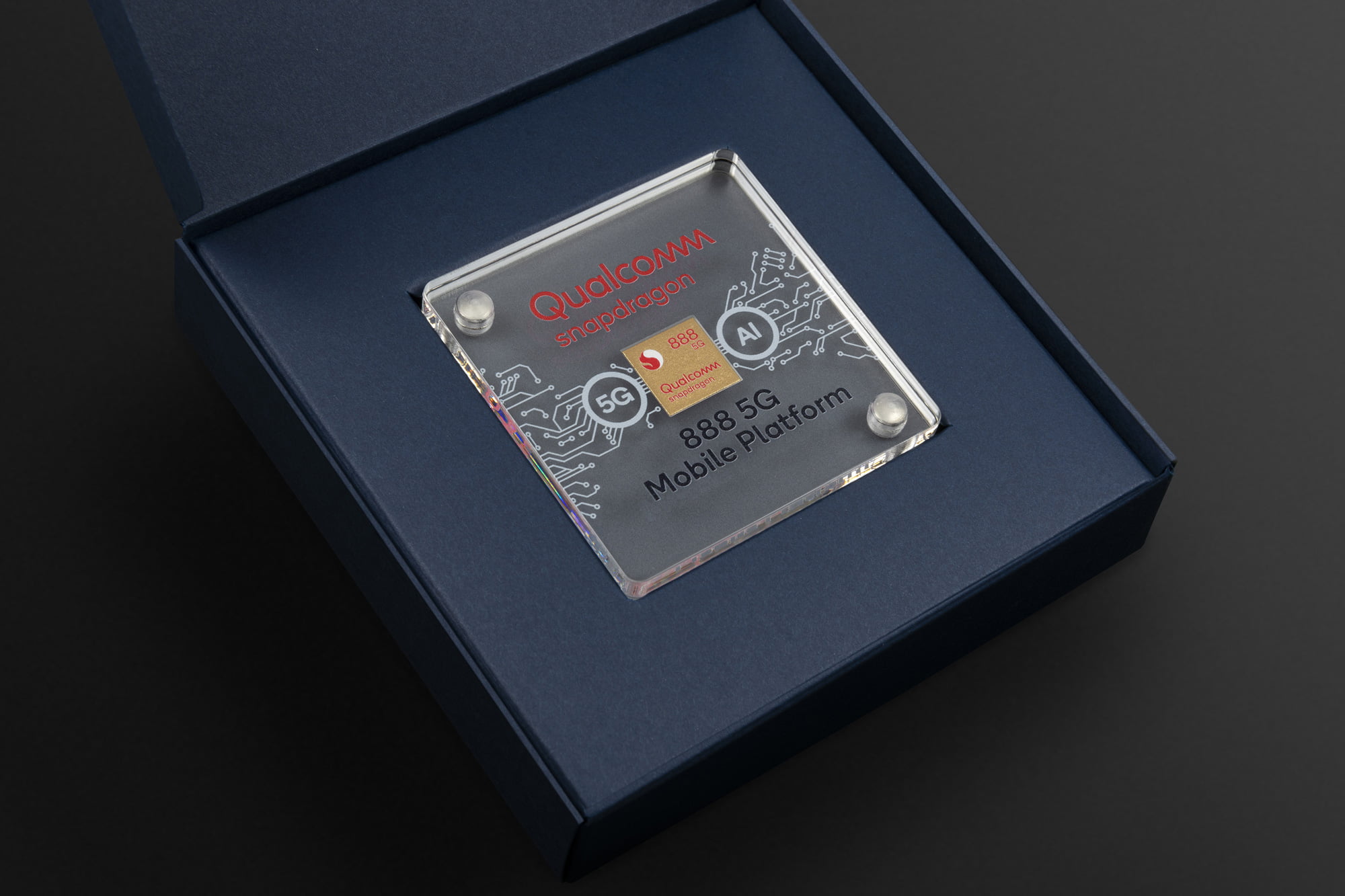 Qualcomm Snapdragon 888 5G Chip Case inside box
