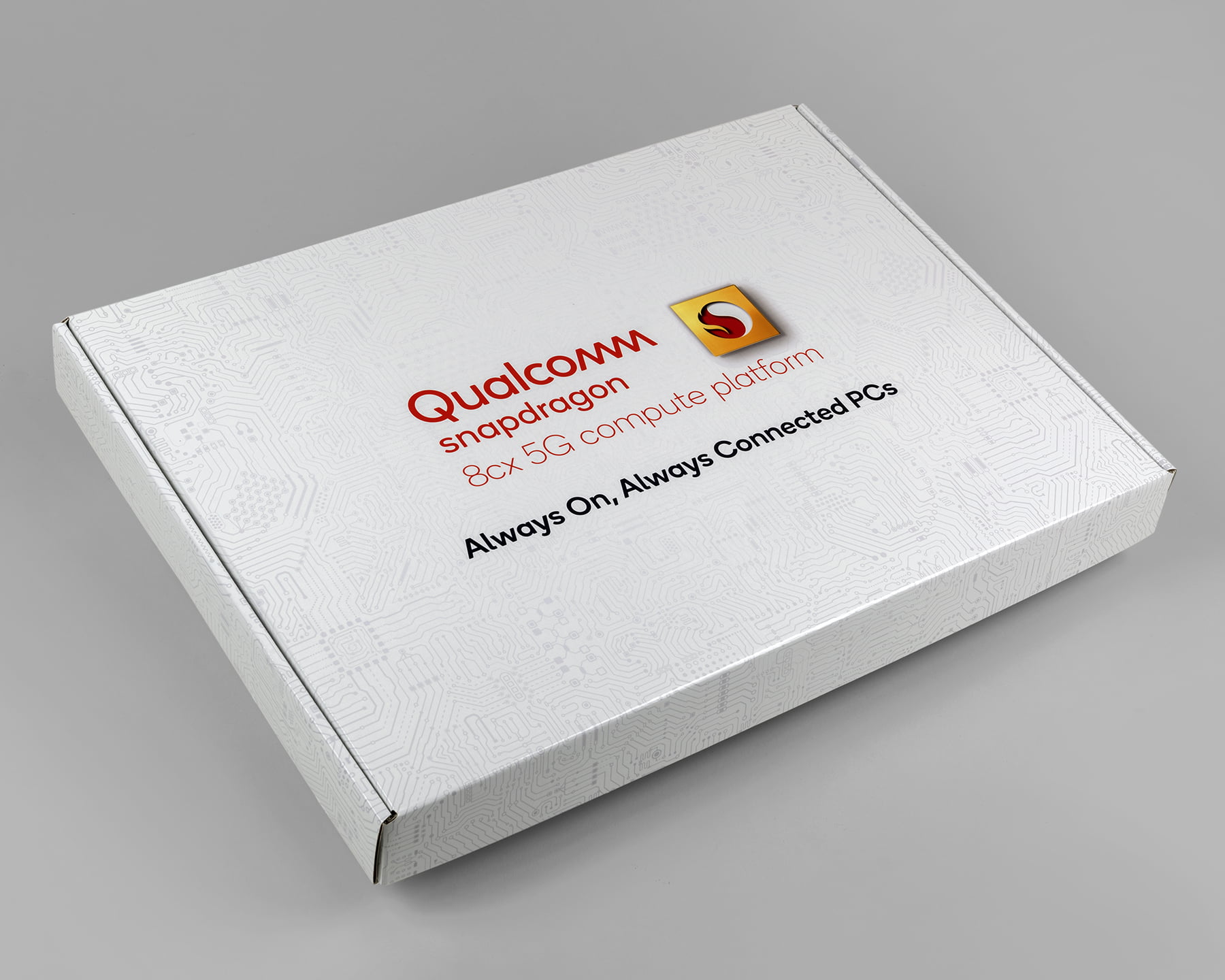 Qualcomm 8cx 5G Lenovo Box